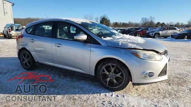 FORD FOCUS 2014 - 1FADP3K27EL205582