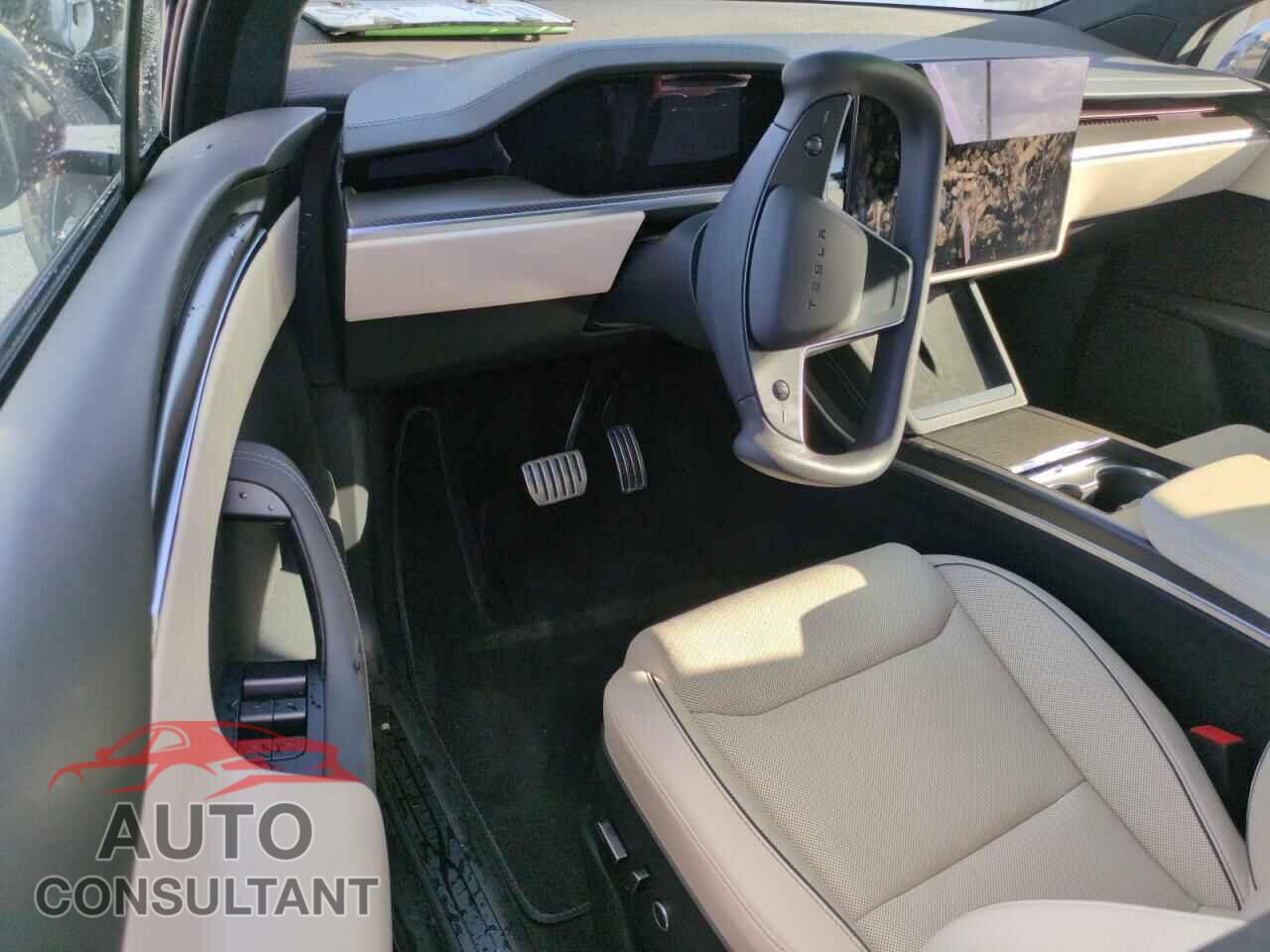 TESLA MODEL X 2023 - 7SAXCBE60PF423769
