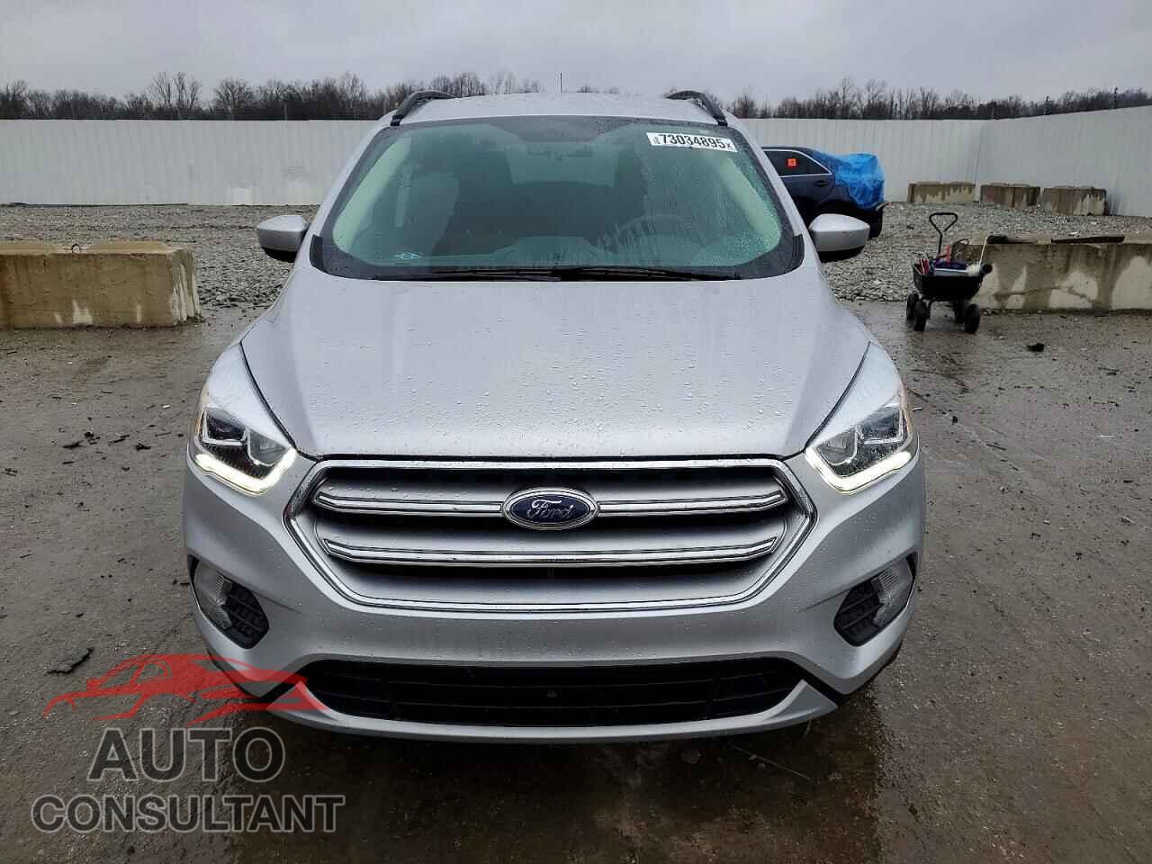 FORD ESCAPE 2017 - 1FMCU0G96HUC21995