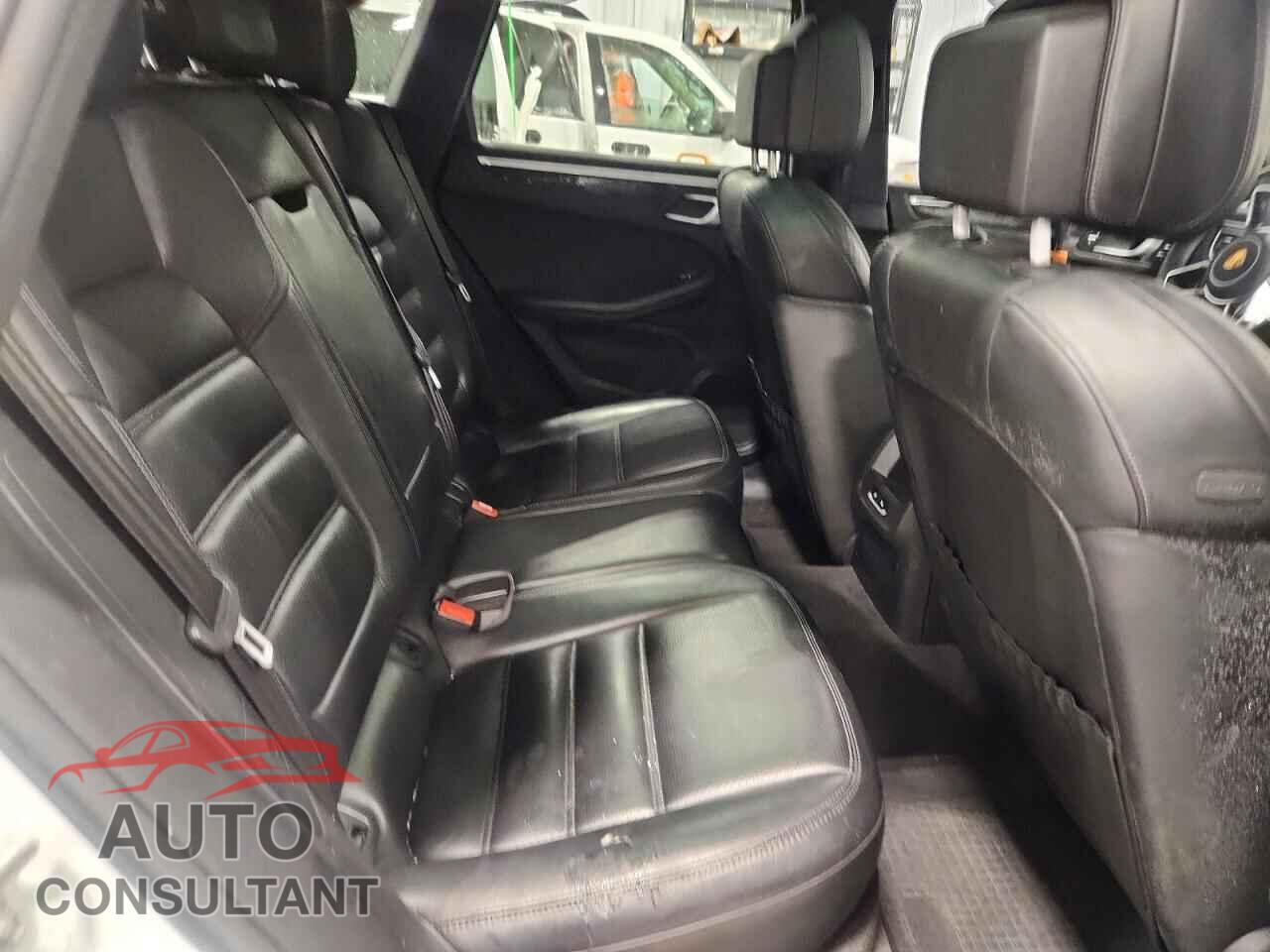 PORSCHE MACAN 2015 - WP1AB2A58FLB66146