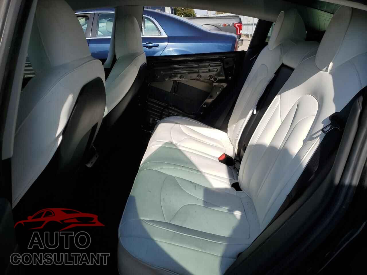 TESLA MODEL 3 2019 - 5YJ3E1EA9KF305121