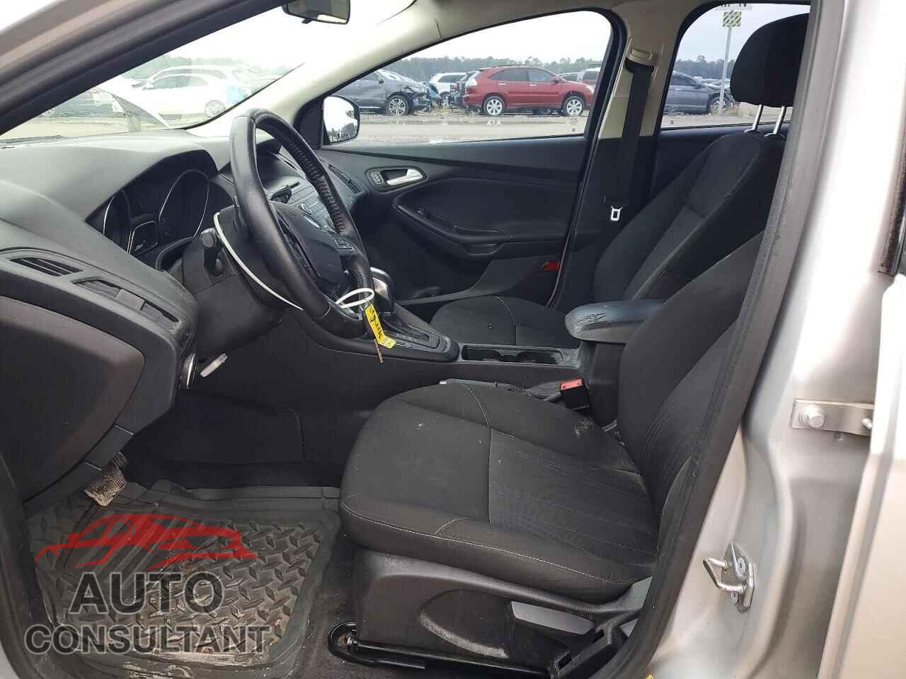 FORD FOCUS 2015 - 1FADP3F28FL230695