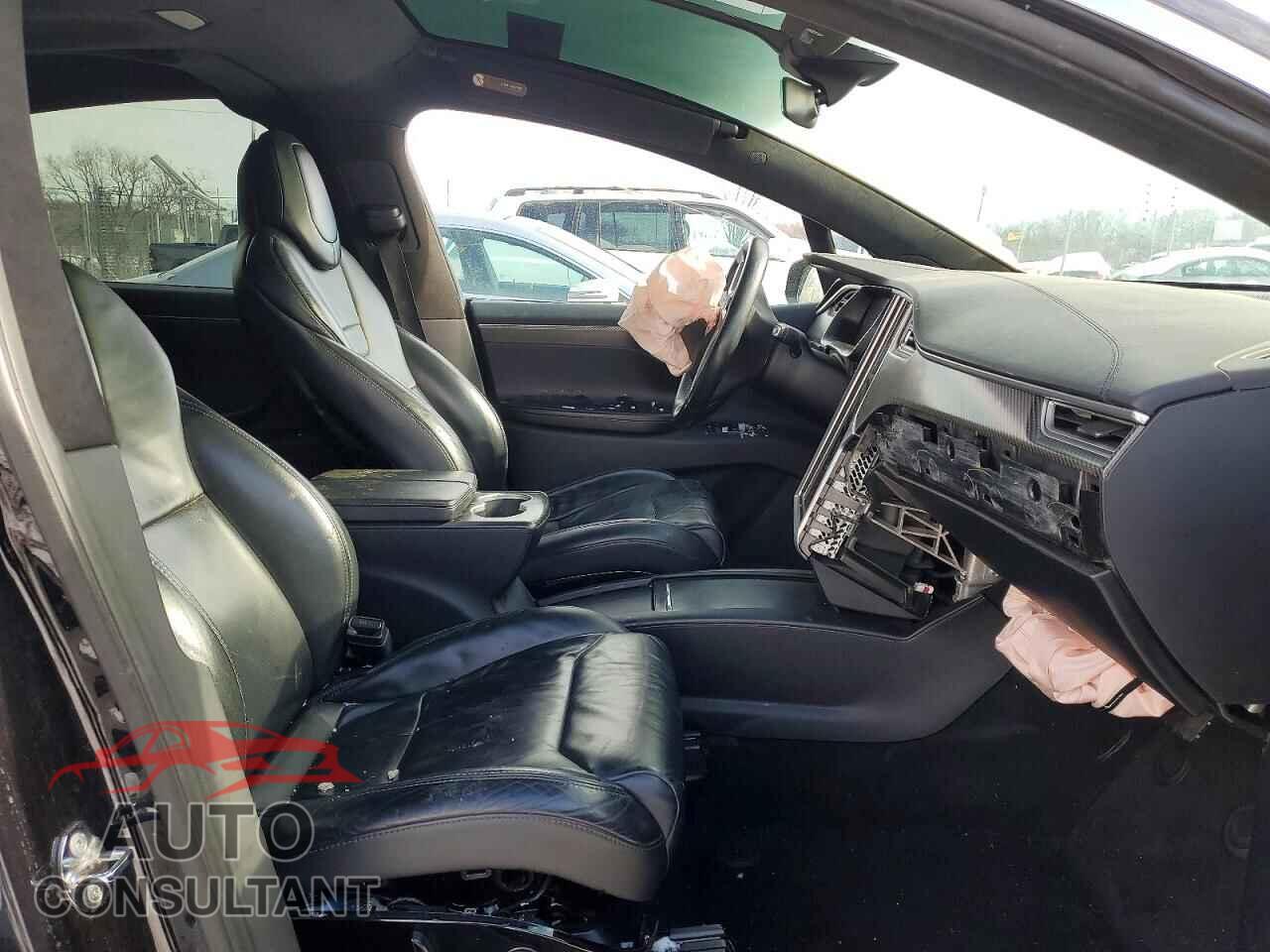 TESLA MODEL X 2017 - 5YJXCAE29HF040564