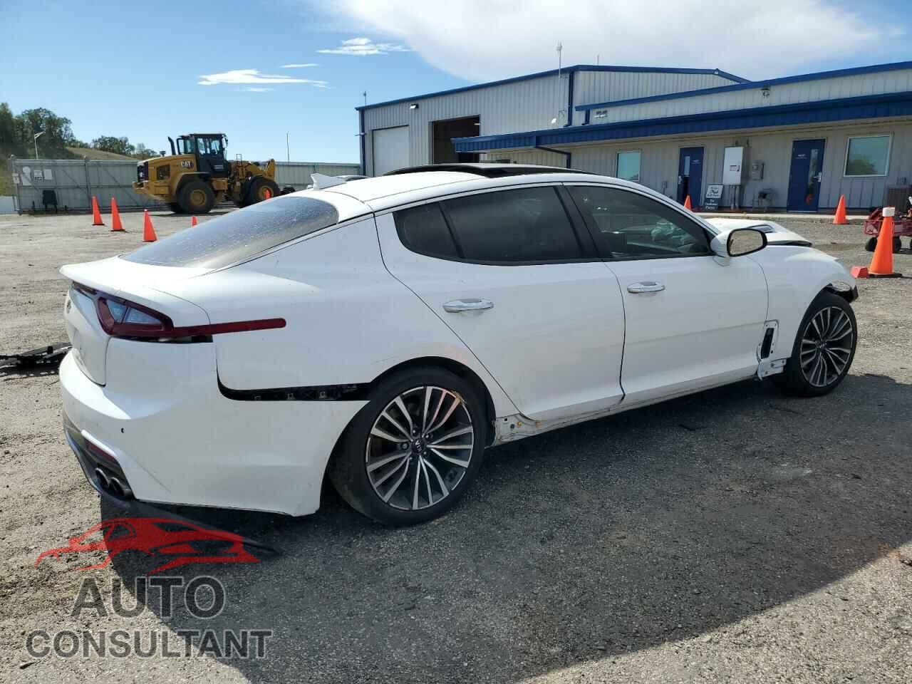 KIA STINGER 2018 - KNAE25LA3J6015573