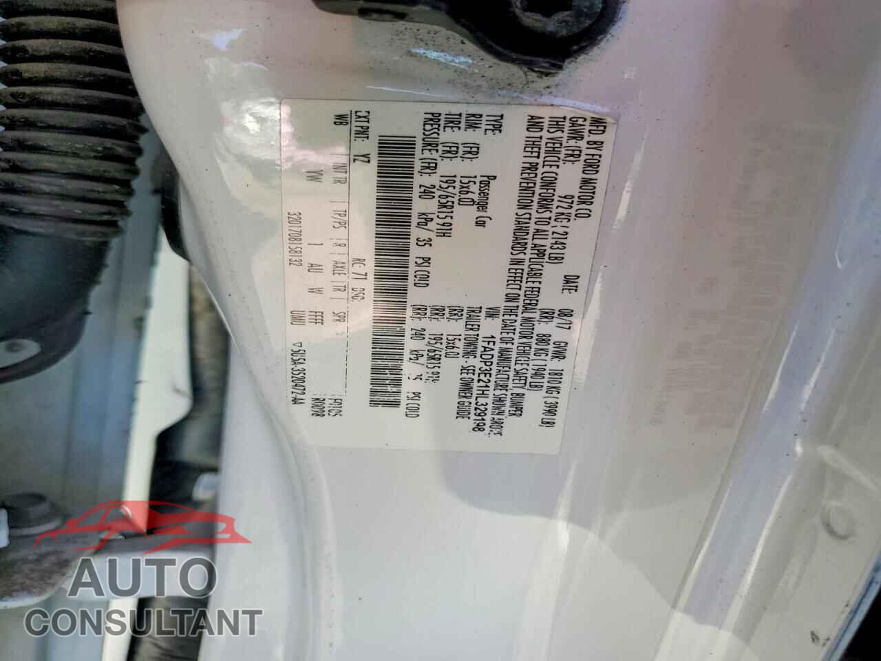 FORD FOCUS 2017 - 1FADP3E21HL329198