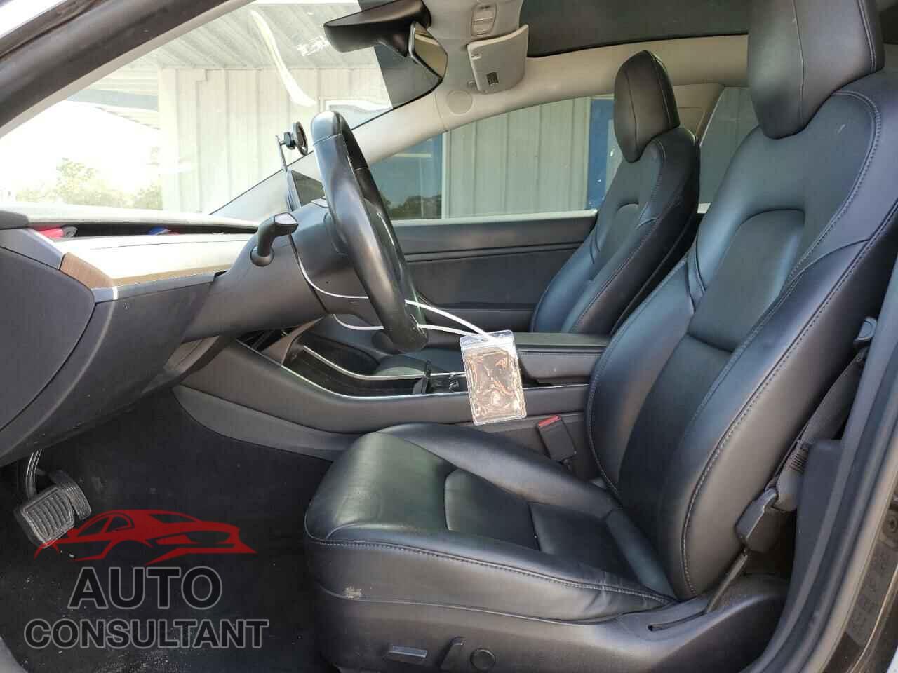 TESLA MODEL 3 2019 - 5YJ3E1EB5KF144808