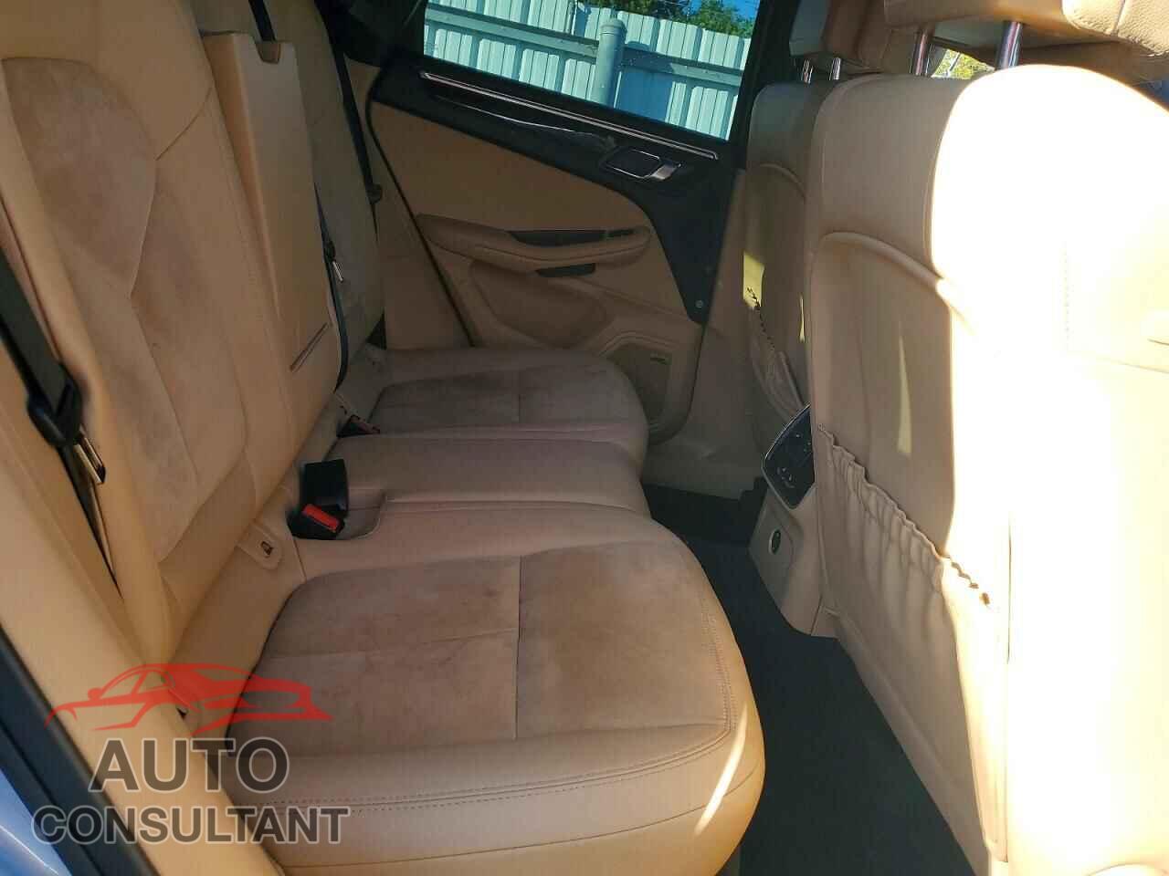 PORSCHE MACAN 2017 - WP1AA2A50HLB08831