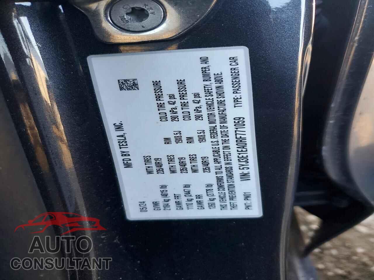 TESLA MODEL 3 2024 - 5YJ3E1EA0RF771059