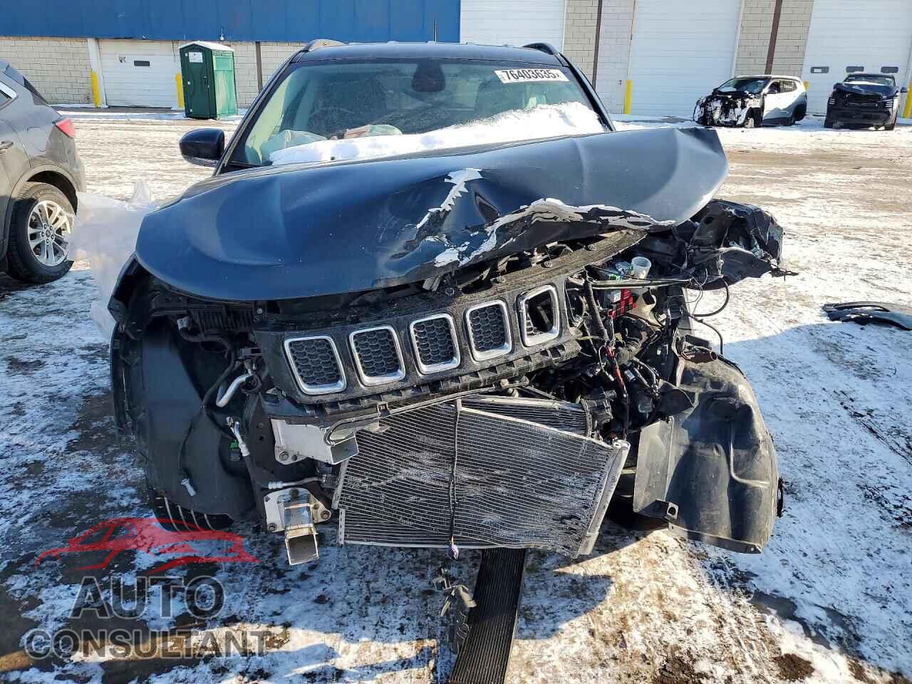 JEEP COMPASS 2018 - 3C4NJDCB2JT435100