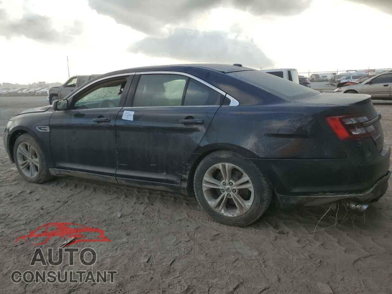 FORD TAURUS 2018 - 1FAHP2D86JG119163