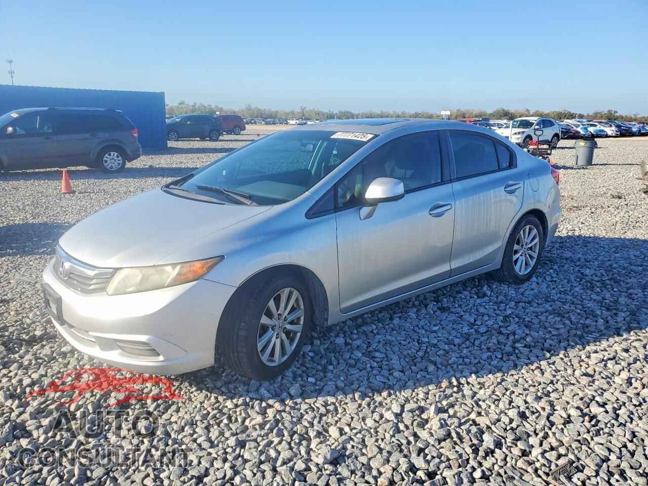 HONDA CIVIC 2012 - 2HGFB2F98CH506022