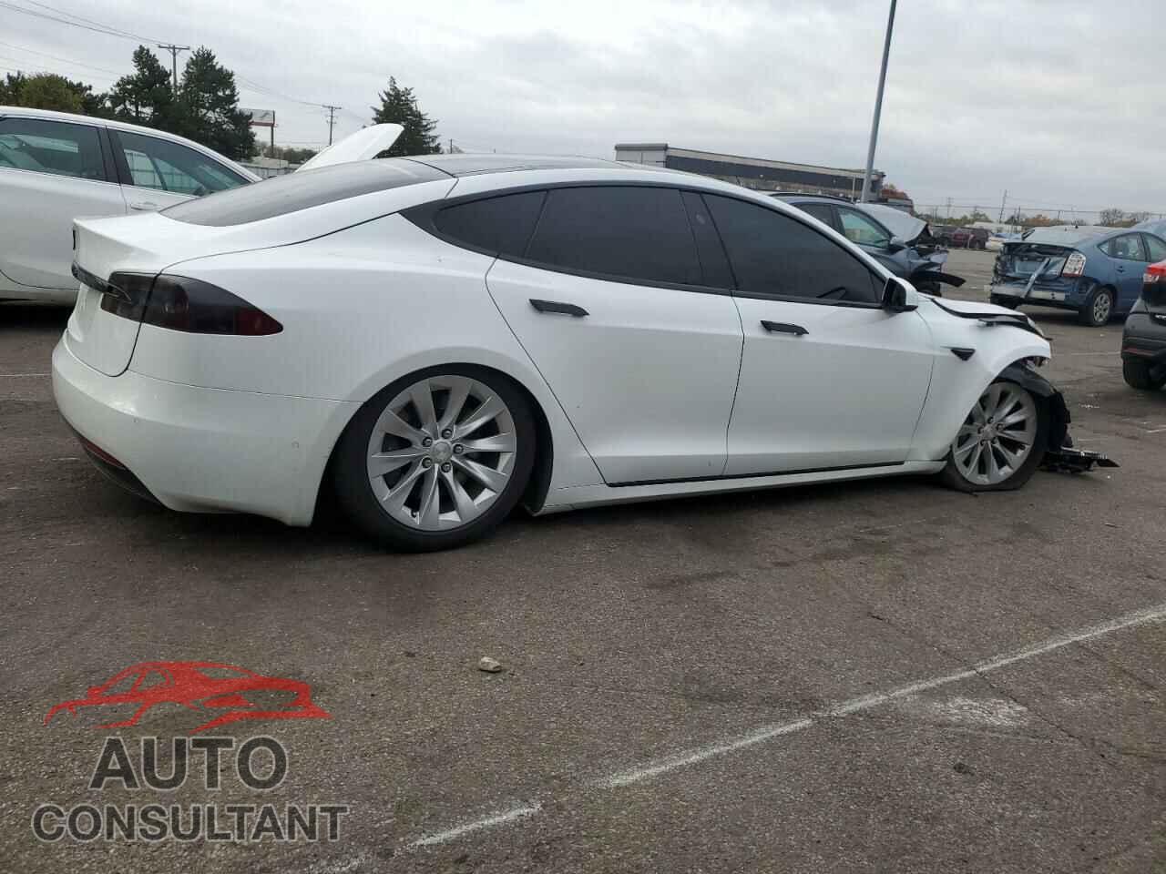 TESLA MODEL S 2018 - 5YJSA1E21JF260318