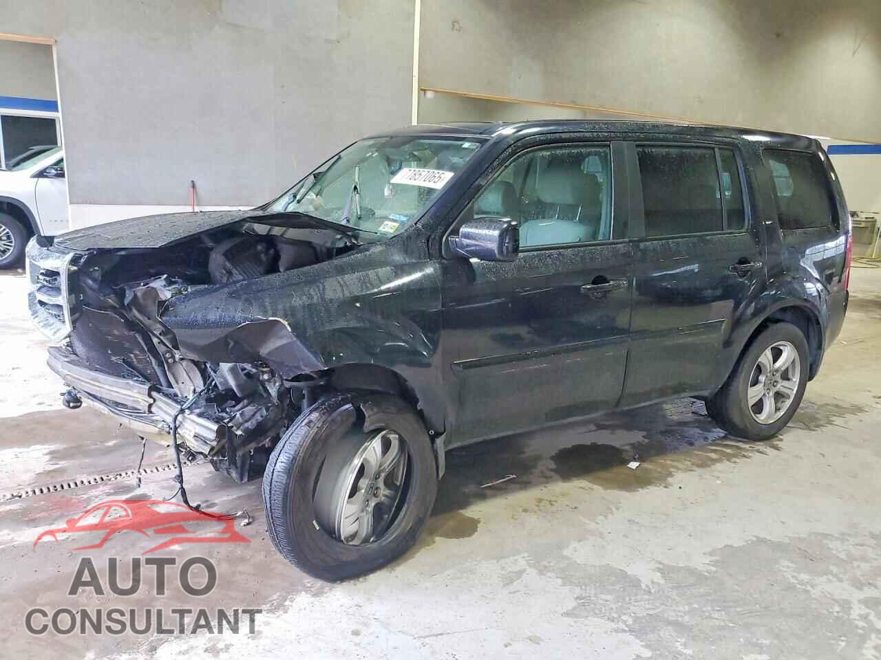 HONDA PILOT 2015 - 5FNYF3H51FB010582