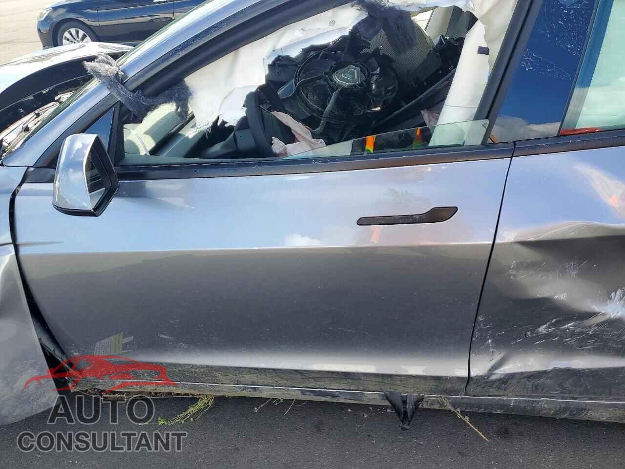 TESLA MODEL 3 2025 - 5YJ3E1EA8SF960368