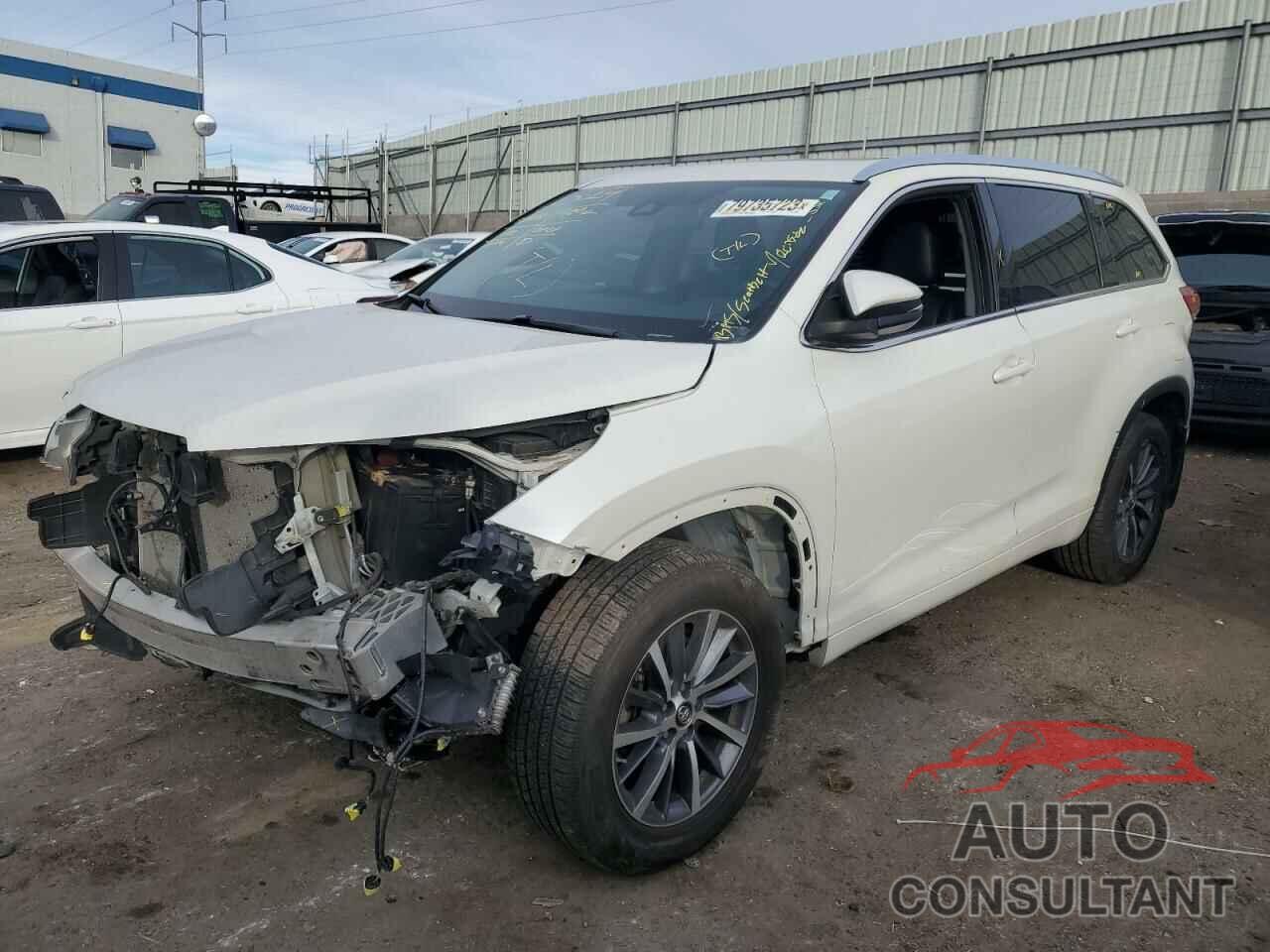 TOYOTA HIGHLANDER 2018 - 5TDJZRFH0JS538658