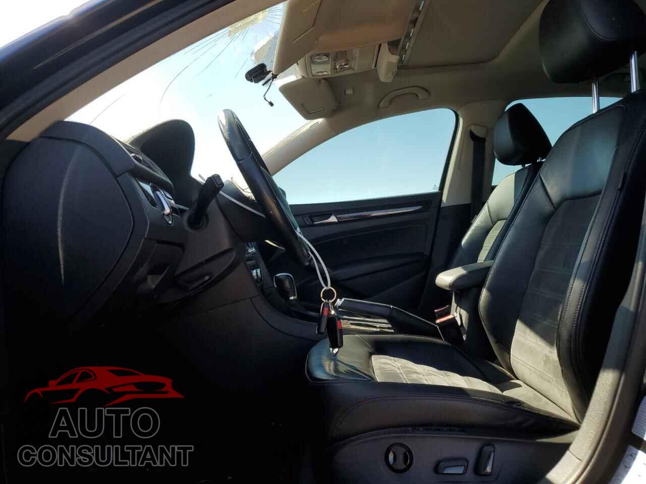 VOLKSWAGEN PASSAT 2015 - 1VWCS7A39FC028652