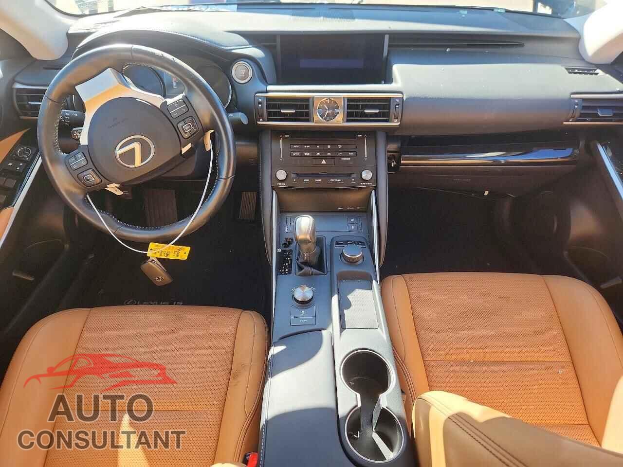 LEXUS IS 2017 - JTHBA1D25H5049568