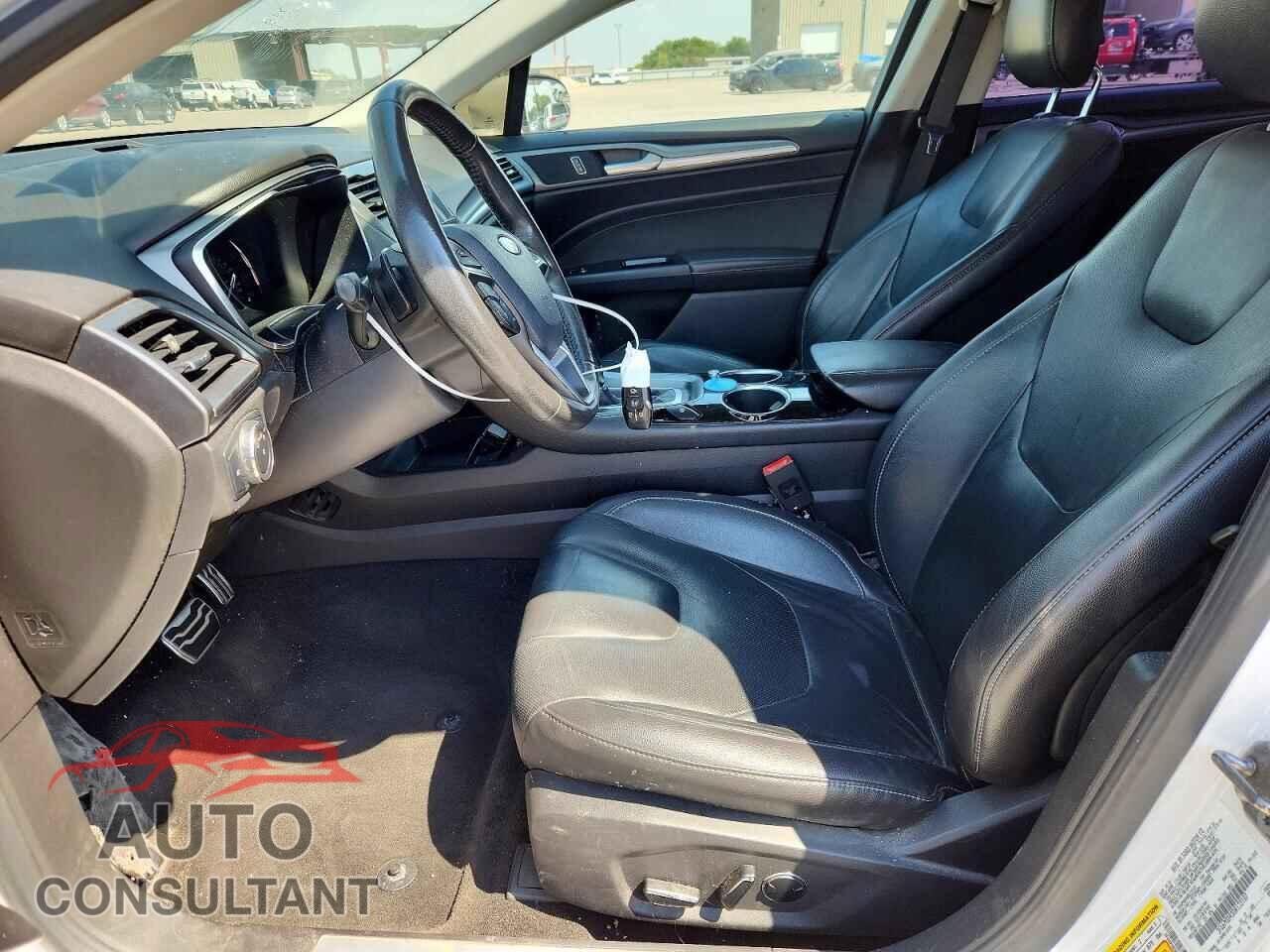 FORD FUSION 2013 - 3FA6P0D93DR123107