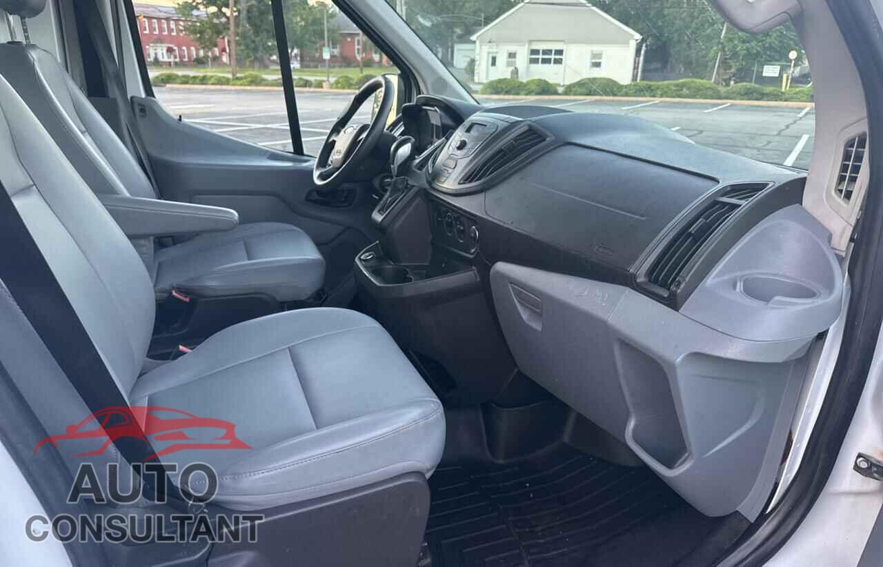 FORD TRANSIT 2017 - 1FTYR2CM2HKA74829