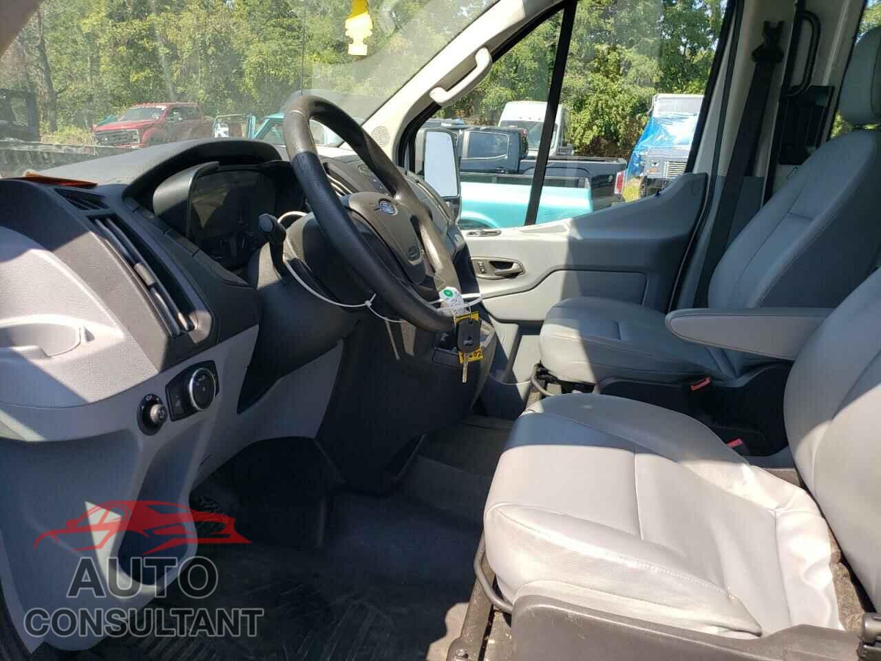 FORD TRANSIT 2018 - 1FTYR1CM8JKA54522