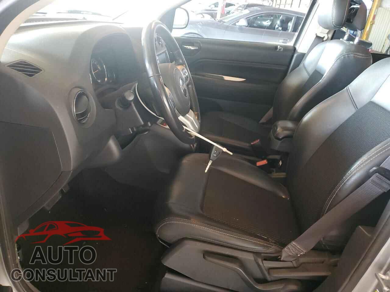 JEEP COMPASS 2017 - 1C4NJCEB9HD206551