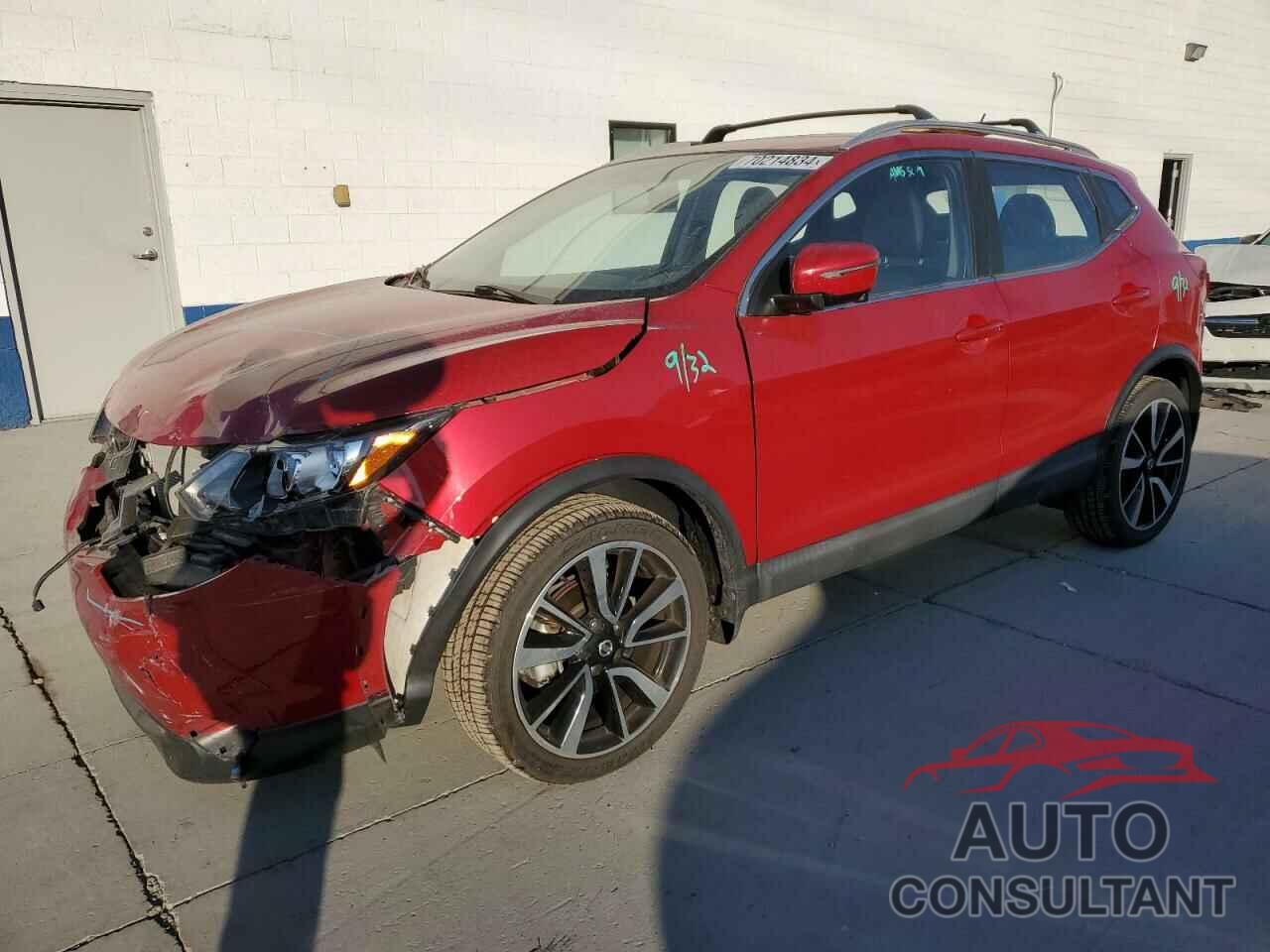 NISSAN ROGUE 2018 - JN1BJ1CR3JW208994