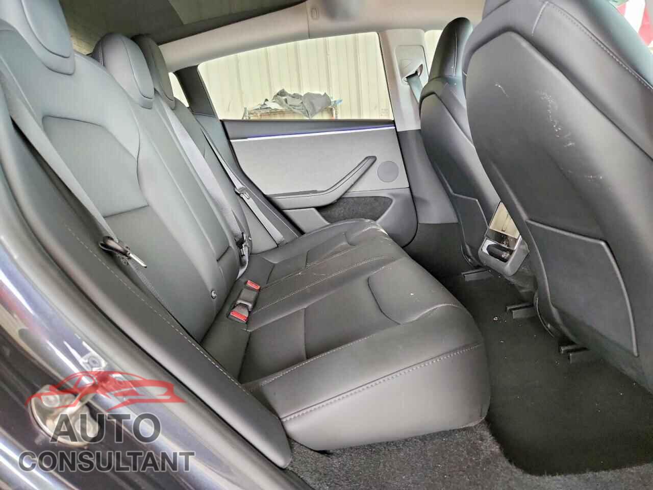 TESLA MODEL 3 2024 - 5YJ3E1EA4RF826810
