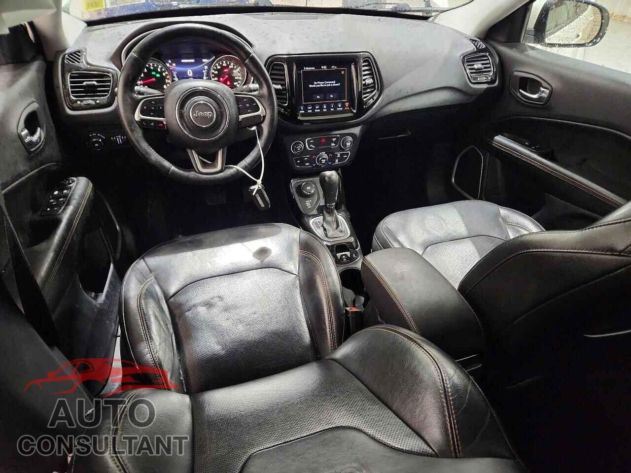 JEEP COMPASS 2018 - 3C4NJDCBXJT355513