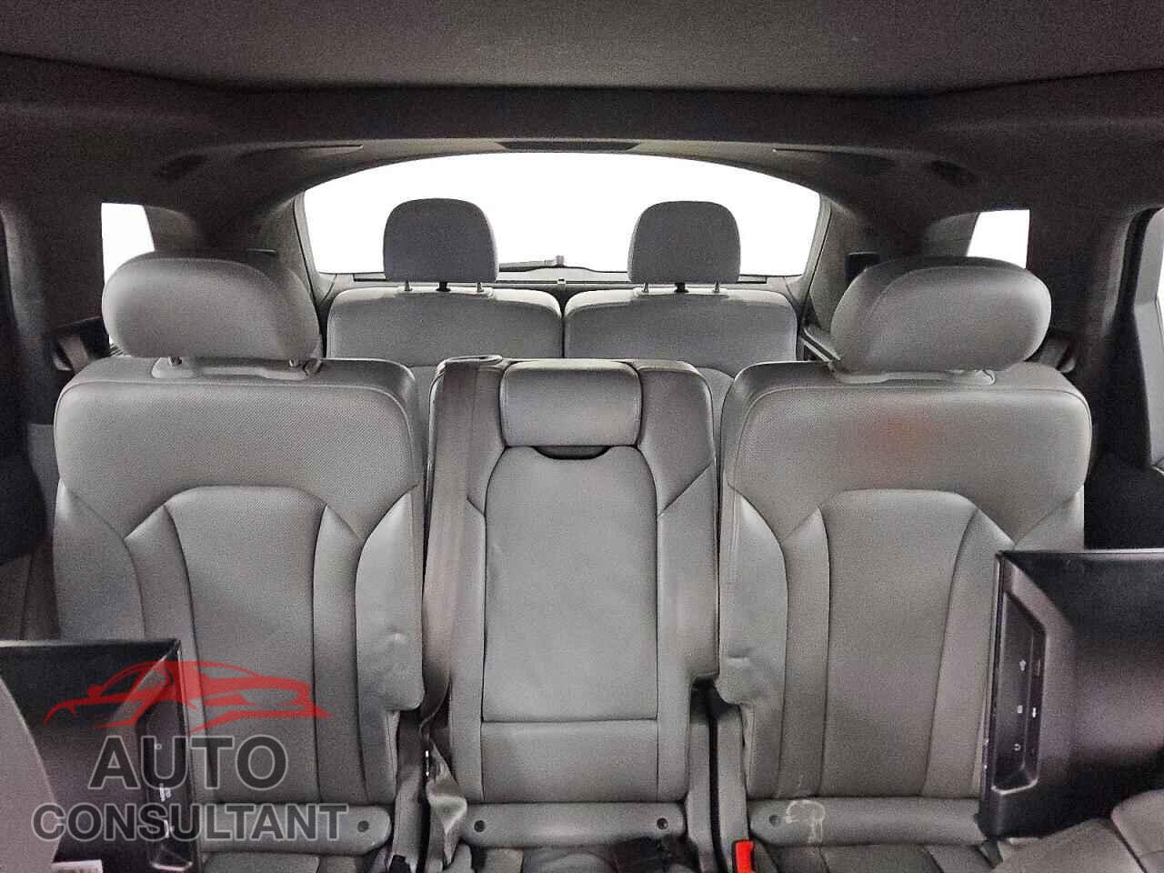AUDI Q7 2017 - WA1VABF79HD015954