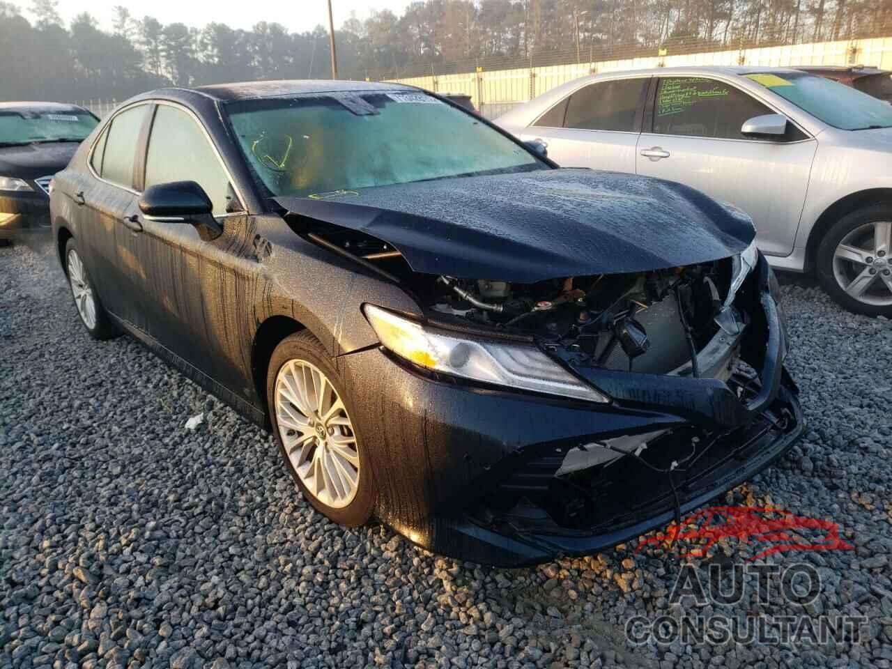 TOYOTA CAMRY 2018 - 4T1B11HK2JU540070