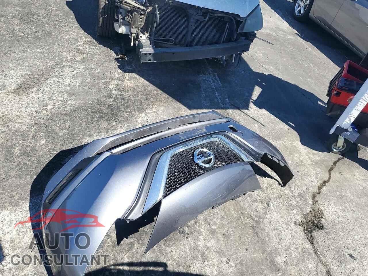 NISSAN VERSA 2017 - 3N1CE2CP8HL363201