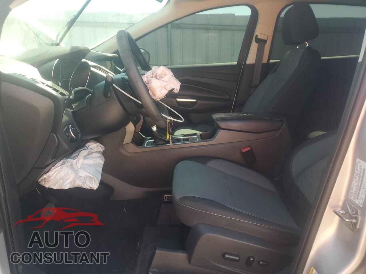 FORD ESCAPE 2017 - 1FMCU9GD9HUB48095