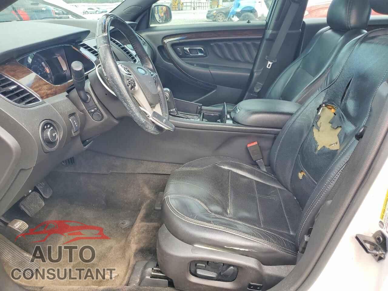 FORD TAURUS 2015 - 1FAHP2F82FG118175