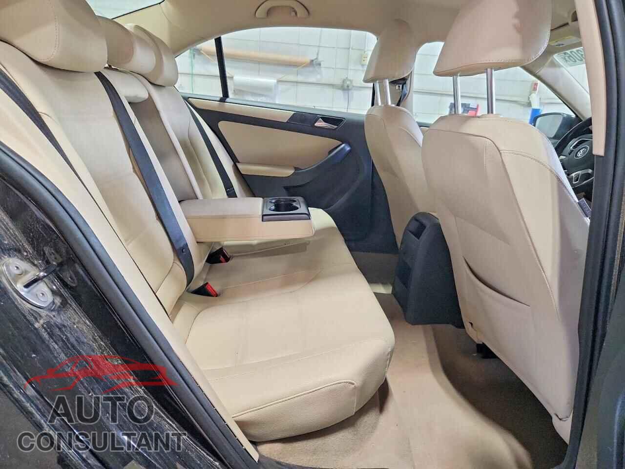 VOLKSWAGEN JETTA 2012 - 3VWDX7AJ9CM113473