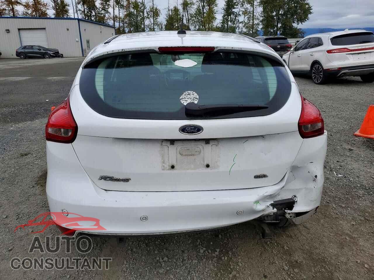 FORD FOCUS 2017 - 1FADP3M26HL266732