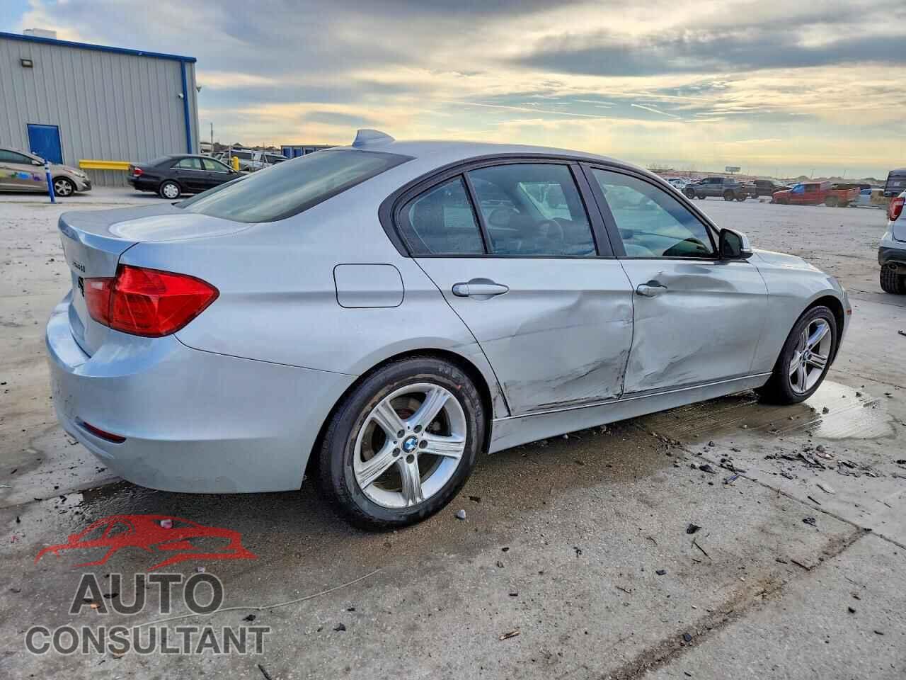 BMW 3 SERIES 2013 - WBA3A5C55DF357687