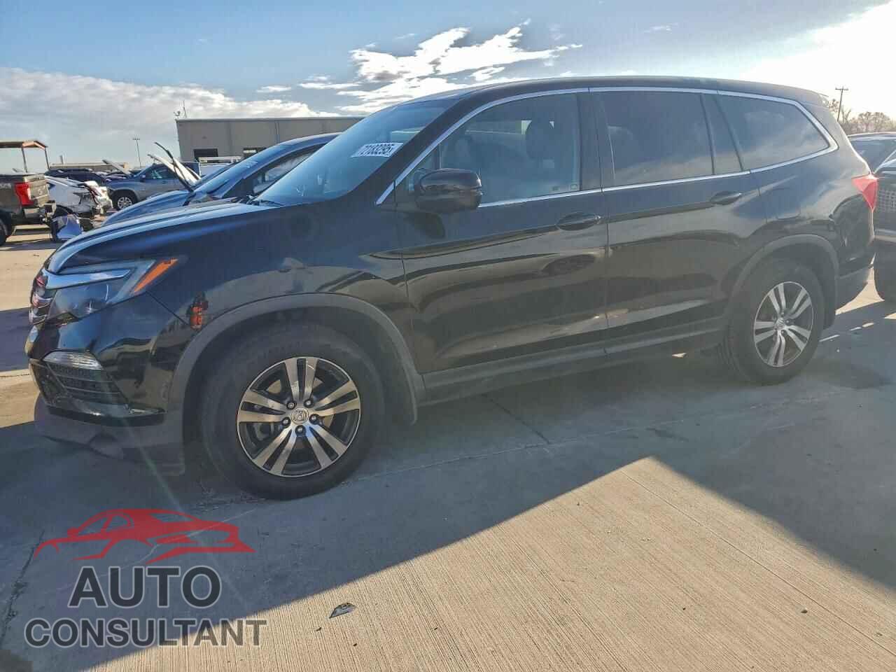 HONDA PILOT 2017 - 5FNYF5H52HB012727