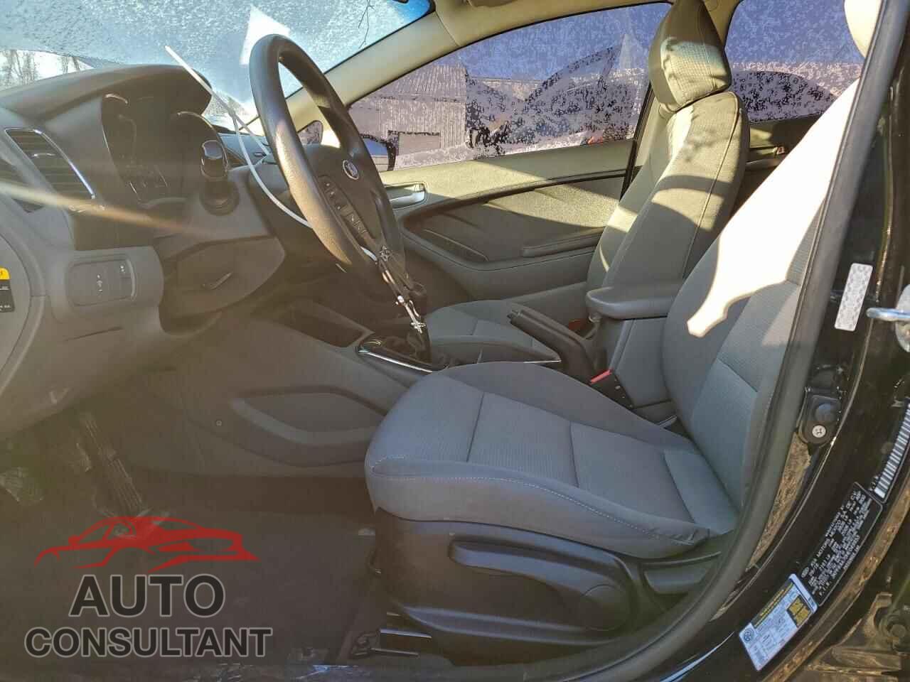 KIA FORTE 2017 - 3KPFK4A70HE049953