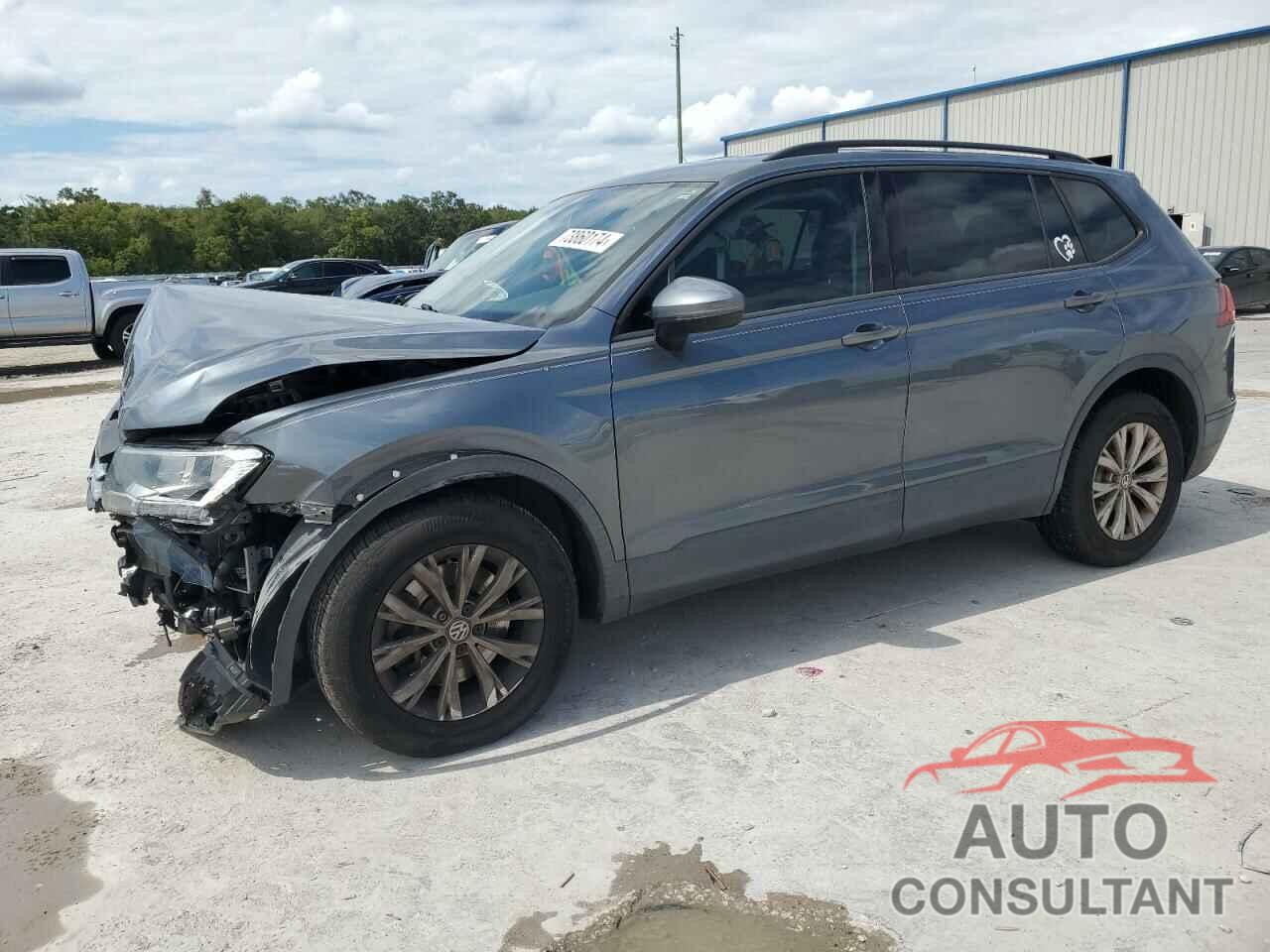 VOLKSWAGEN TIGUAN 2018 - 3VV1B7AX4JM052878