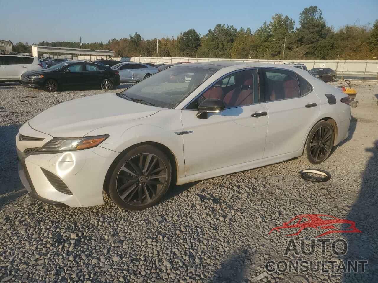 TOYOTA CAMRY 2018 - 4T1B61HK6JU133192