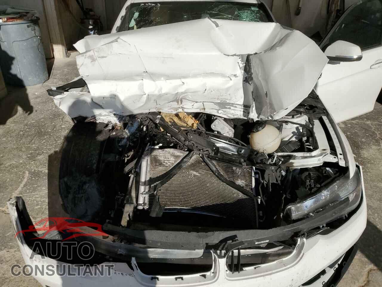 BMW 3 SERIES 2016 - WBA8E1G54GNU12024