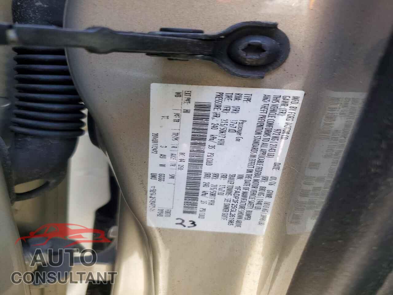 FORD FOCUS 2016 - 1FADP3F25GL261985