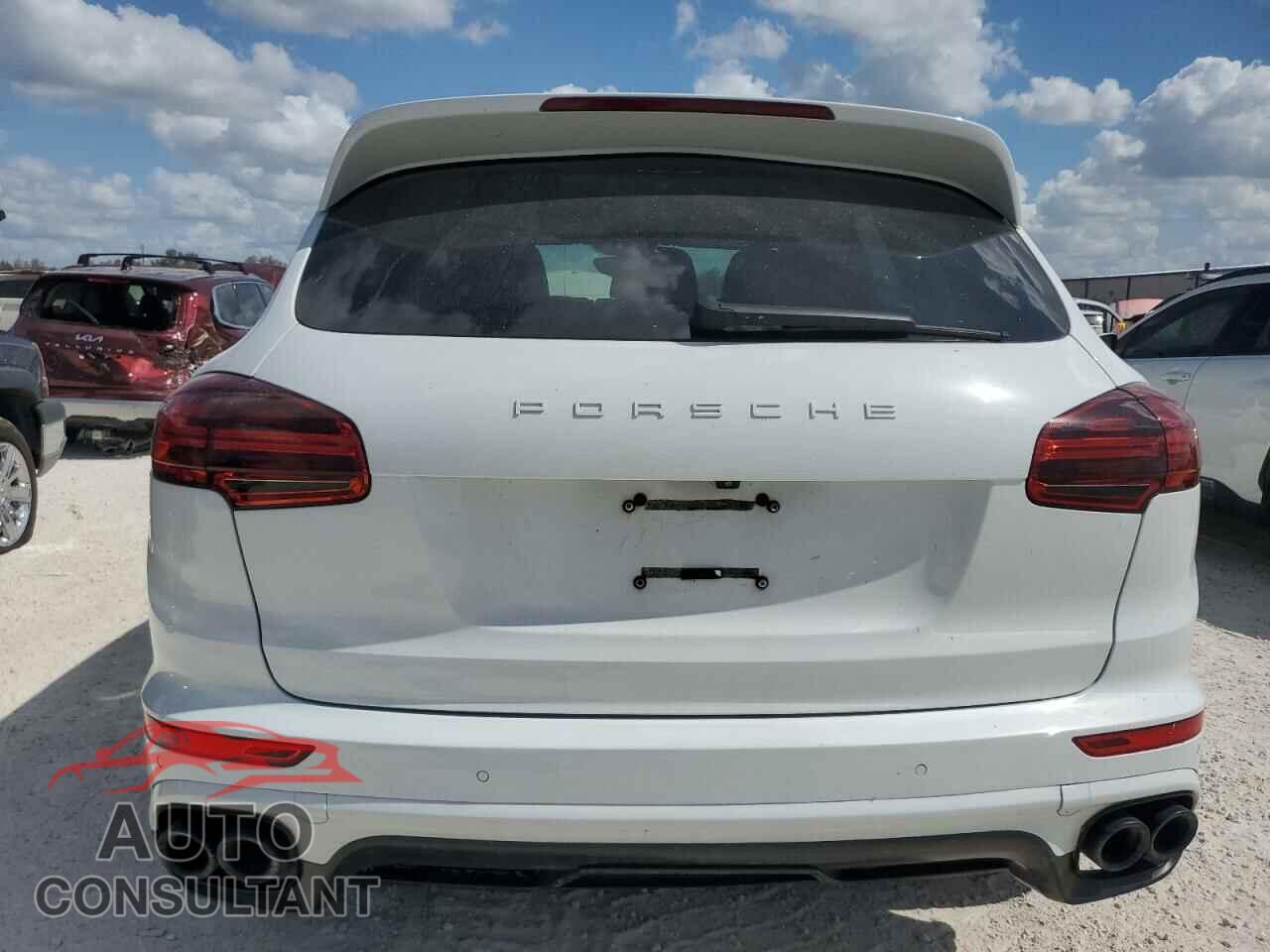 PORSCHE CAYENNE 2016 - WP1AA2A26GKA12356