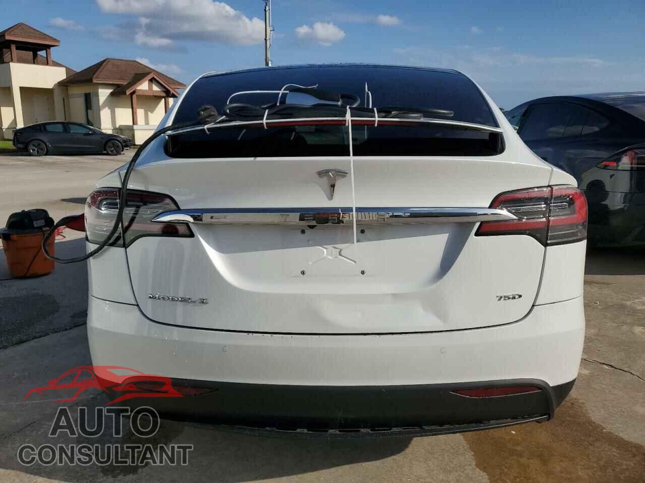 TESLA MODEL X 2017 - 5YJXCBE23HF063876