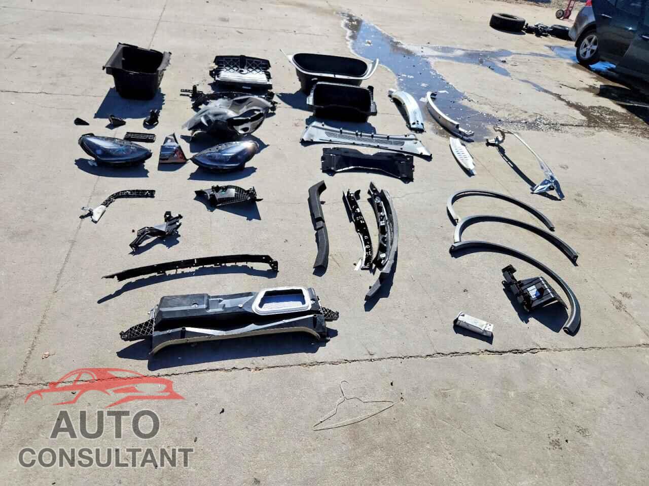 TESLA MODEL Y 2024 - 7SAYGDEEXRA235272