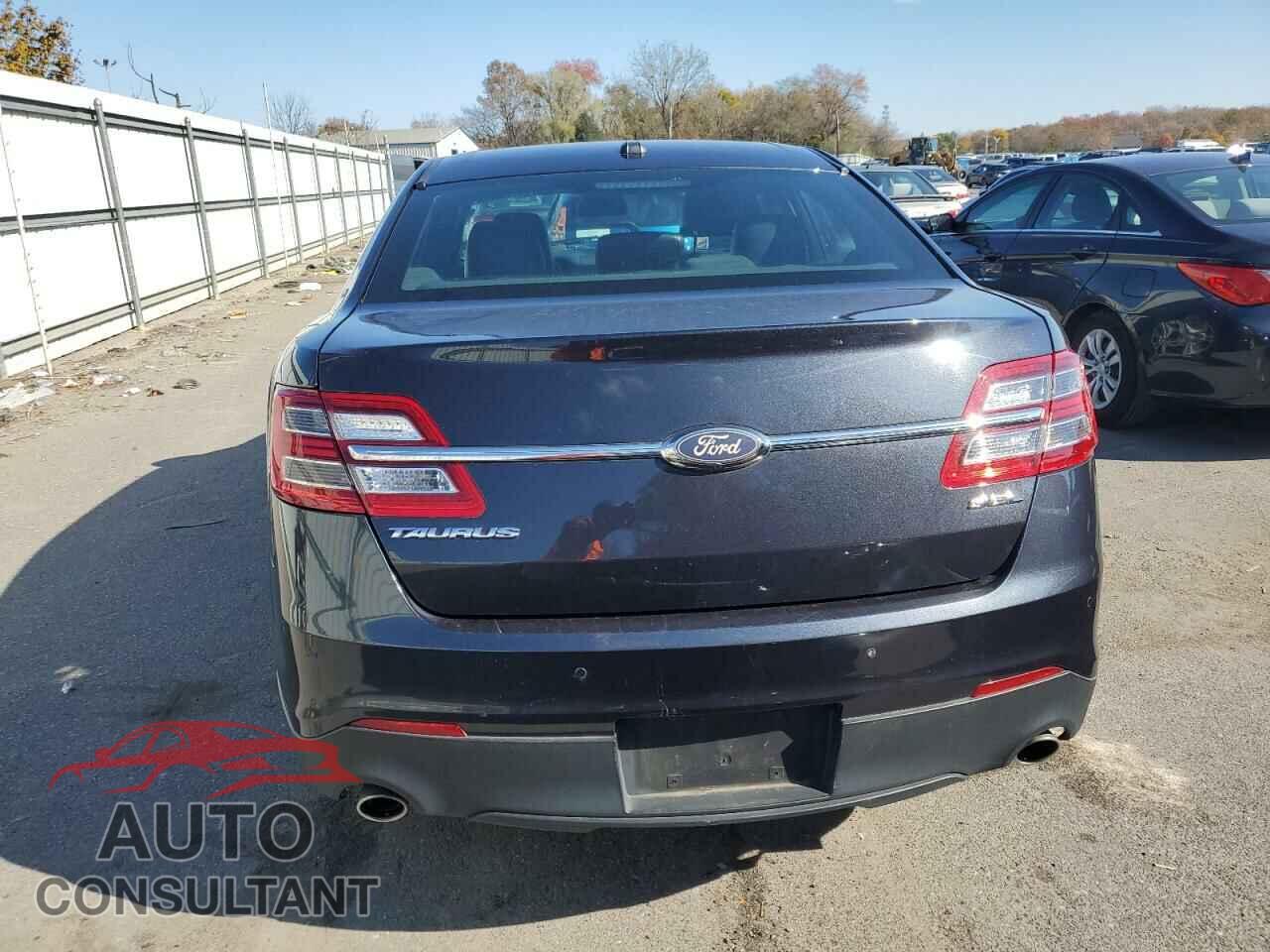 FORD TAURUS 2017 - 1FAHP2E84HG110132