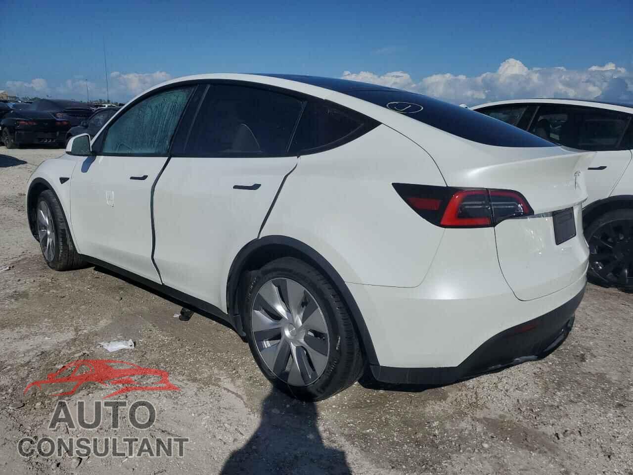 TESLA MODEL Y 2021 - 5YJYGDEEXMF081266