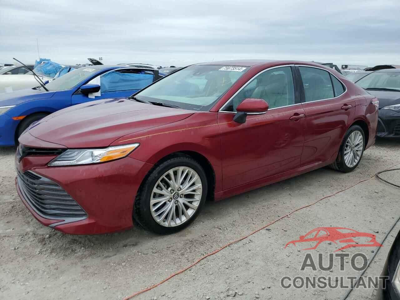 TOYOTA CAMRY 2018 - 4T1B11HK7JU572089