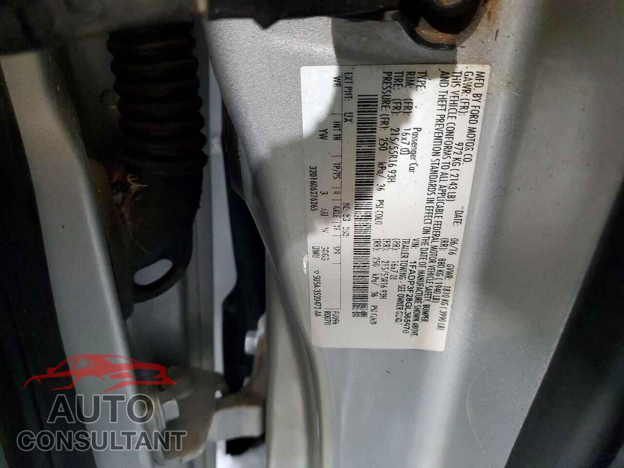 FORD FOCUS 2016 - 1FADP3F28GL365970