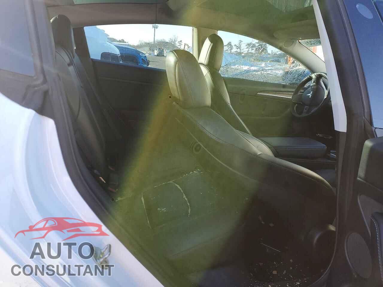 TESLA MODEL 3 2022 - 5YJ3E1EA4NF129082